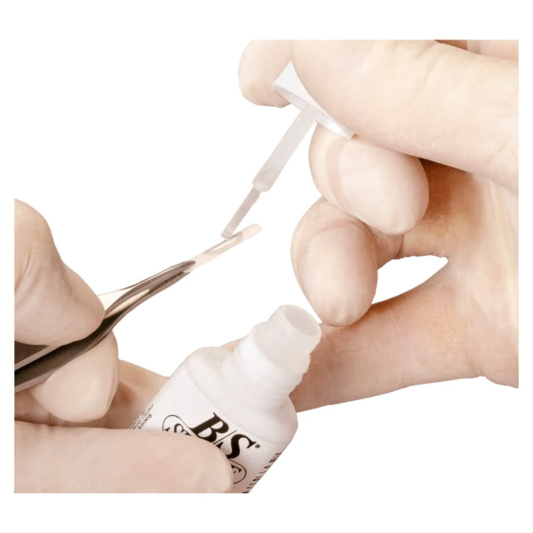 B/S Brace Basic Glue - דבק בסיסי להדבקת פסי תיקון 5 גרם