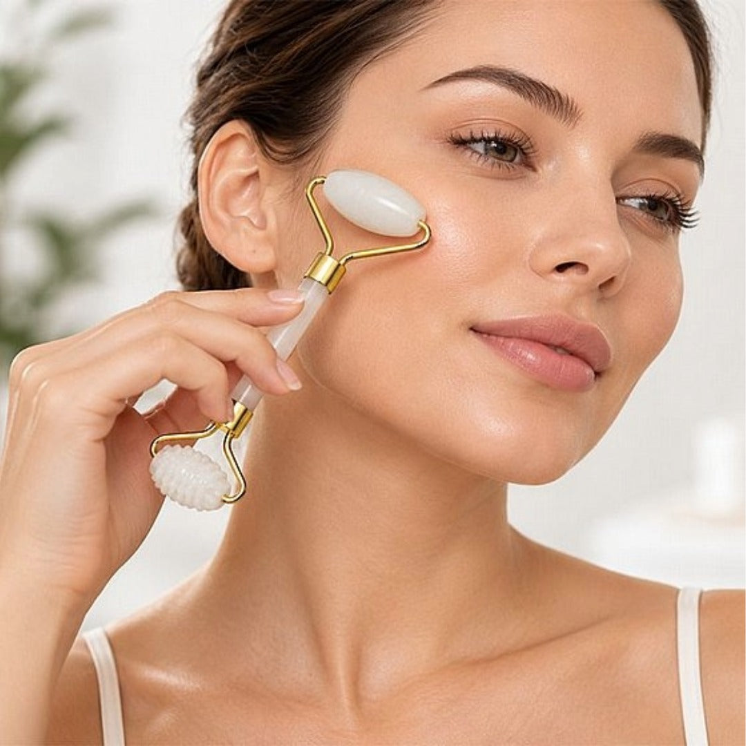 Jade Roller and Gua Sha Set  - מארז רולר דו־צדדי ואבן גוואשה לעיסוי הפנים