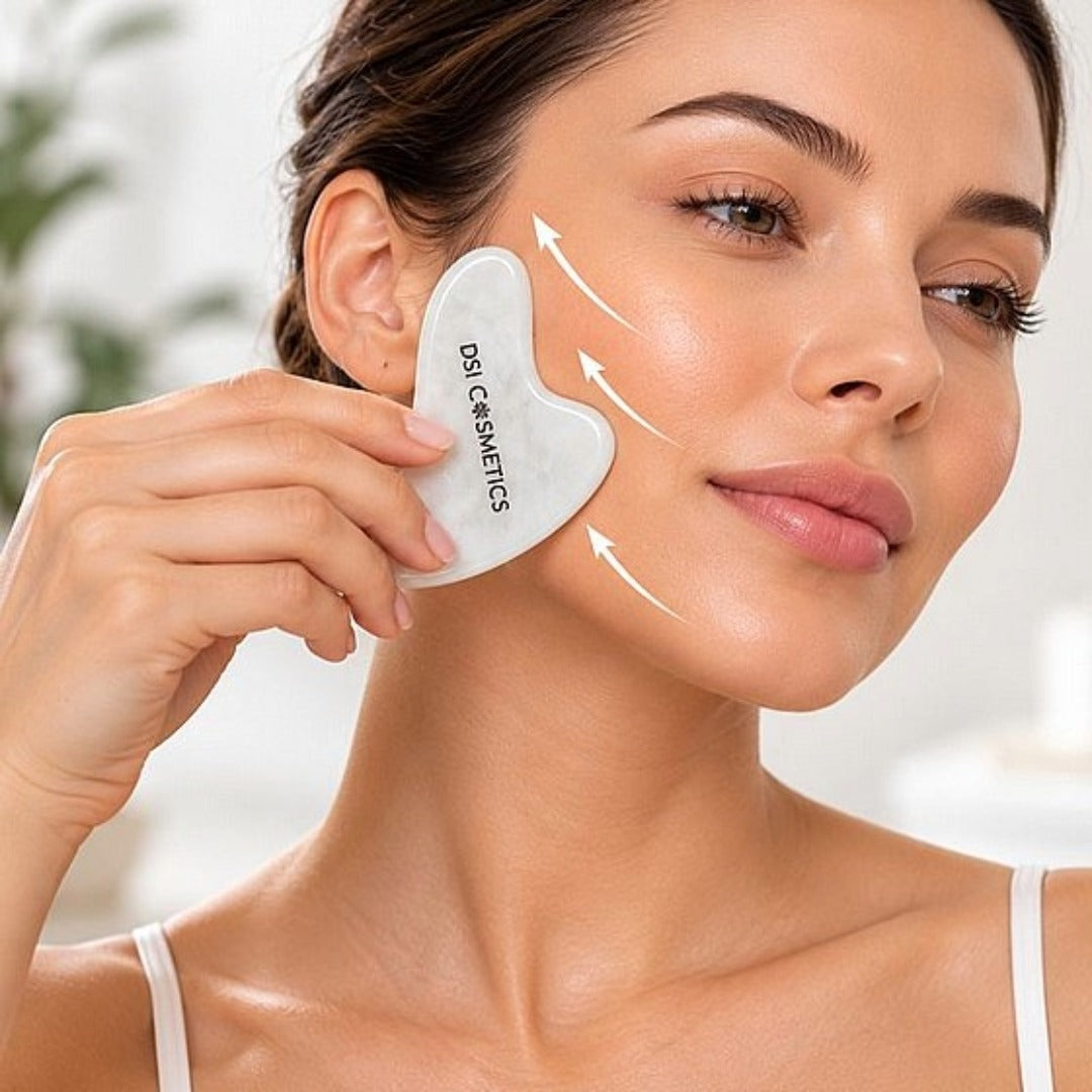 Jade Roller and Gua Sha Set  - מארז רולר דו־צדדי ואבן גוואשה לעיסוי הפנים