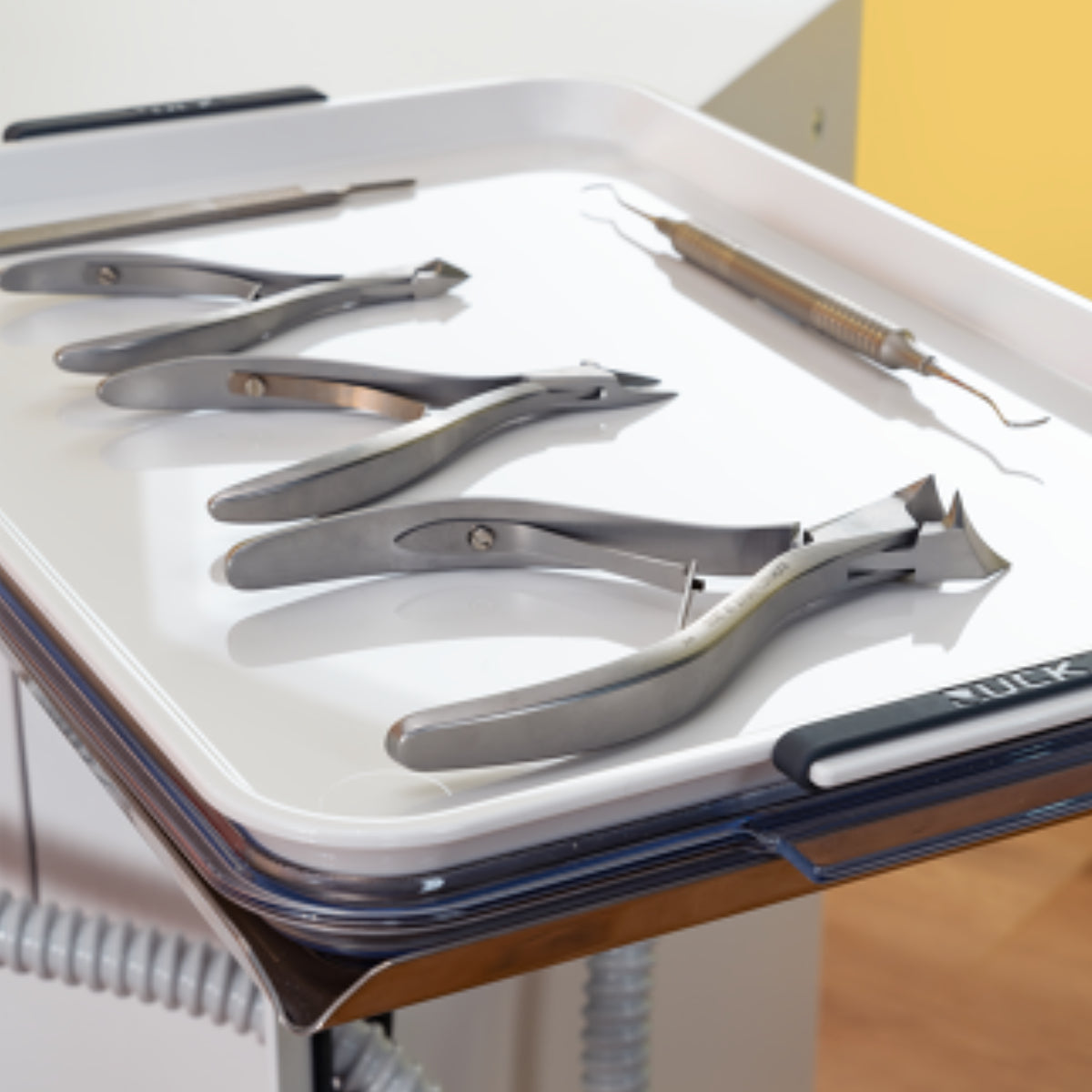 Tool tray lid - מכסה למגשי כלי עבודה