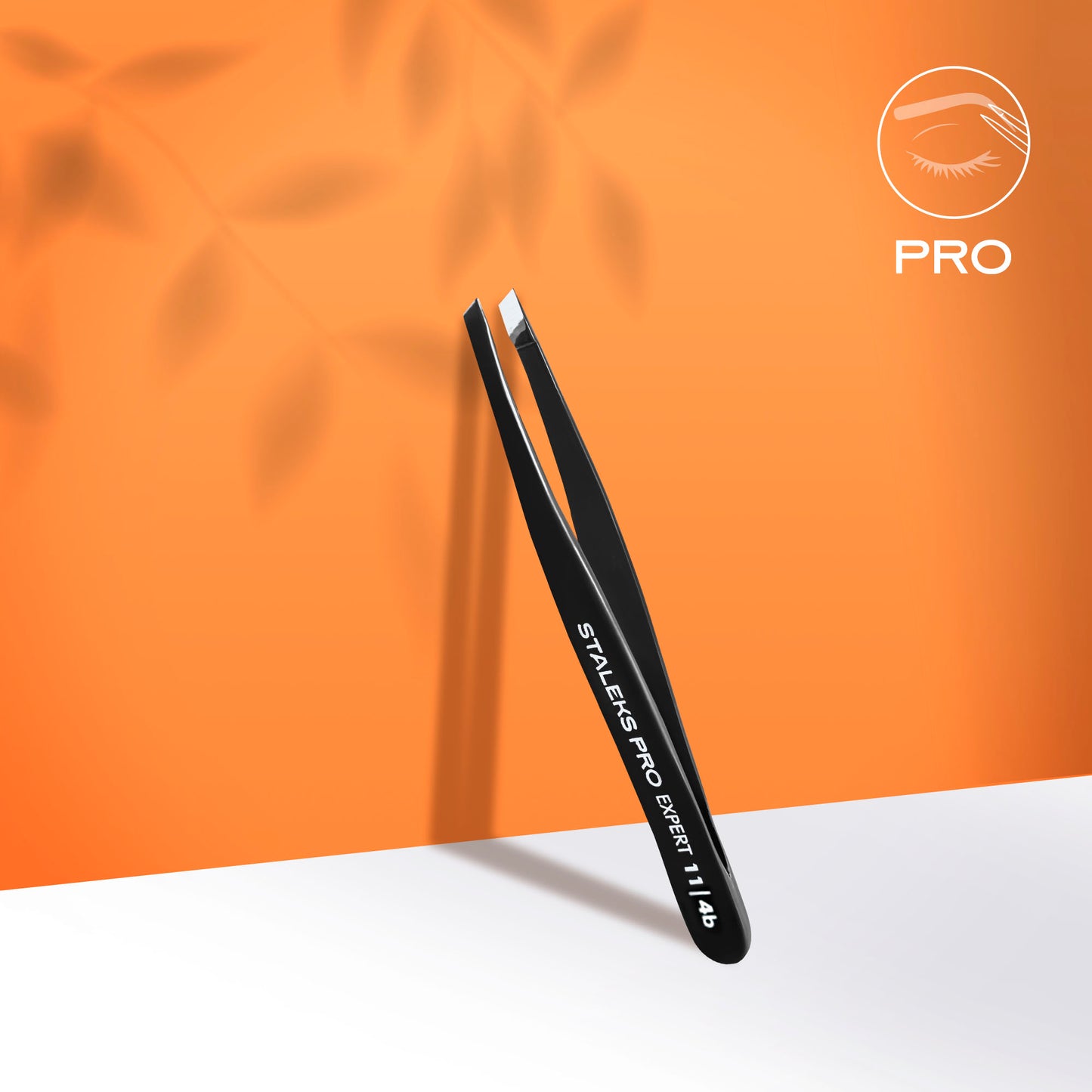 Eyebrow Tweezers Narrow Slant Black 11/4B פינצטה שחורה לעיצוב גבות סטאלקס